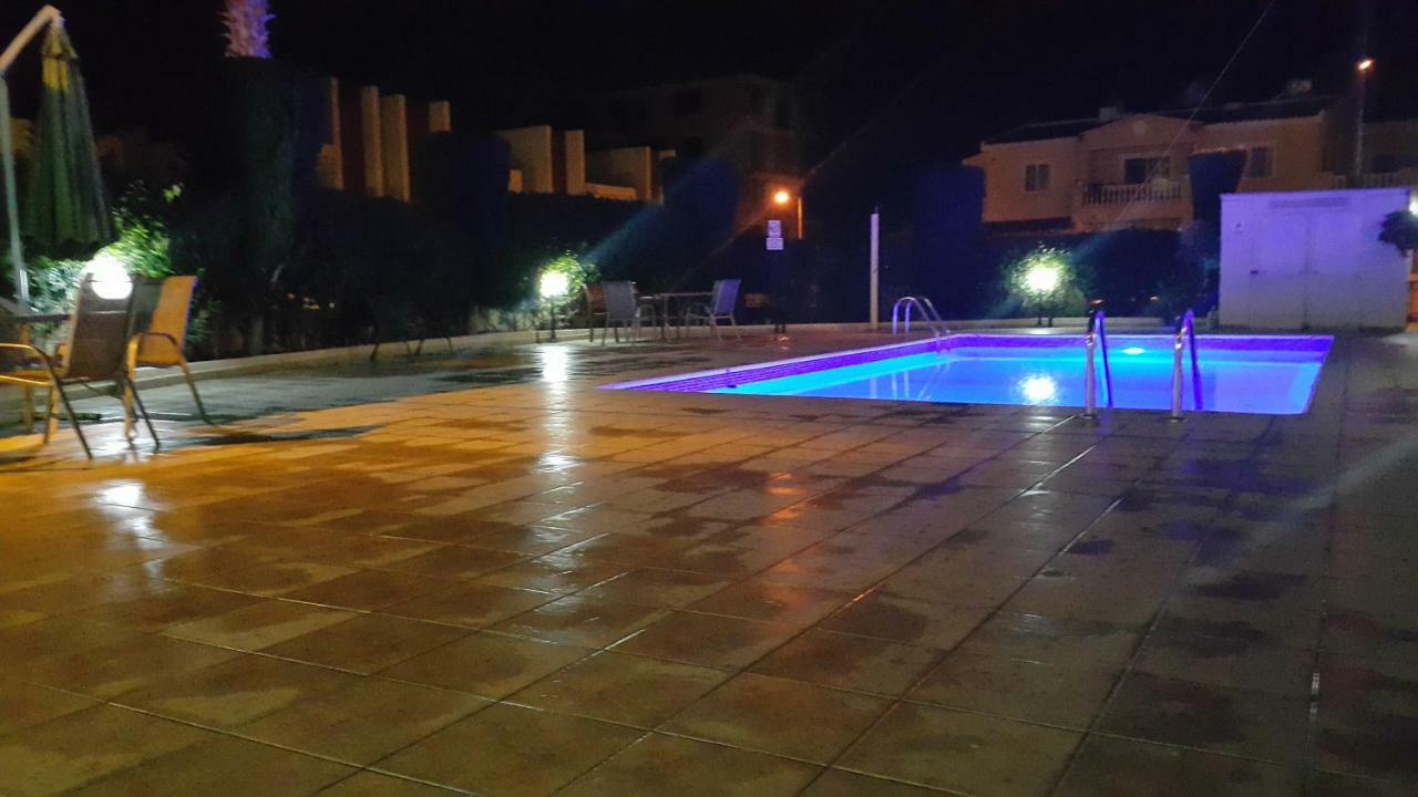 Ivoton Home Paphos Exteriör bild